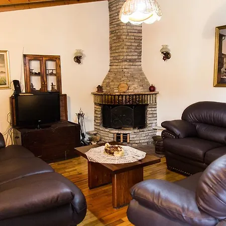 Lowen 3* Тирана